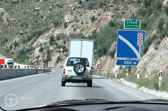 Pergunta IMT: O sinal de indicação está colocado no local exacto da escapatória?
