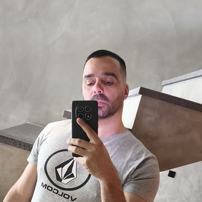 André